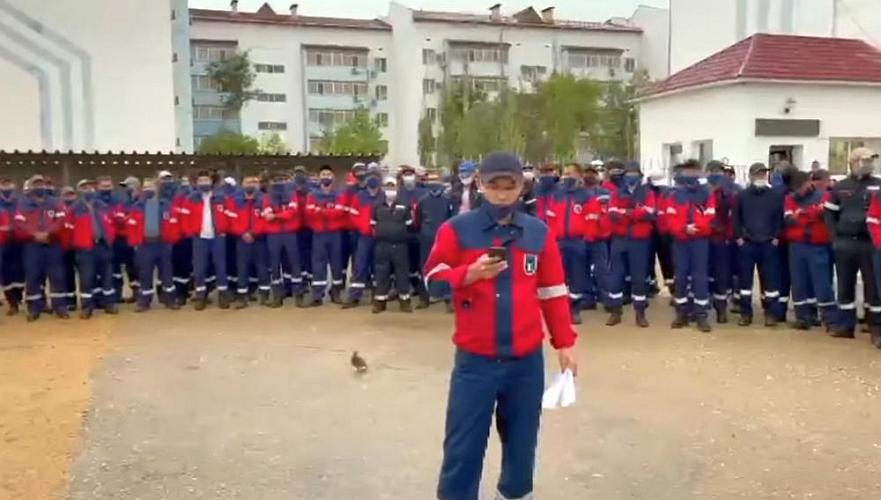 Около 200 рабочих вышли на забастовку на месторождении Каражанбас