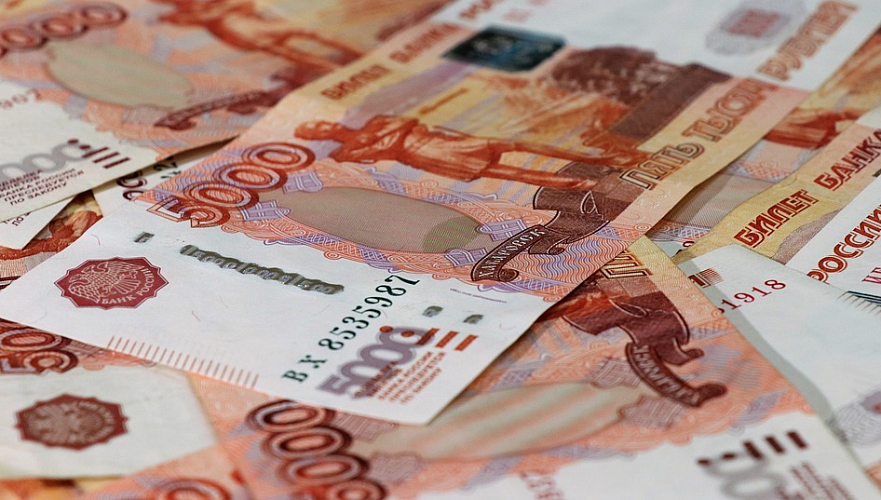 Почему тенге ослаб по отношению к рублю