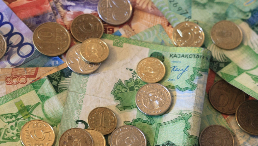  Казахстанский тенге ослаб в июне по отношению почти ко всем валютам
