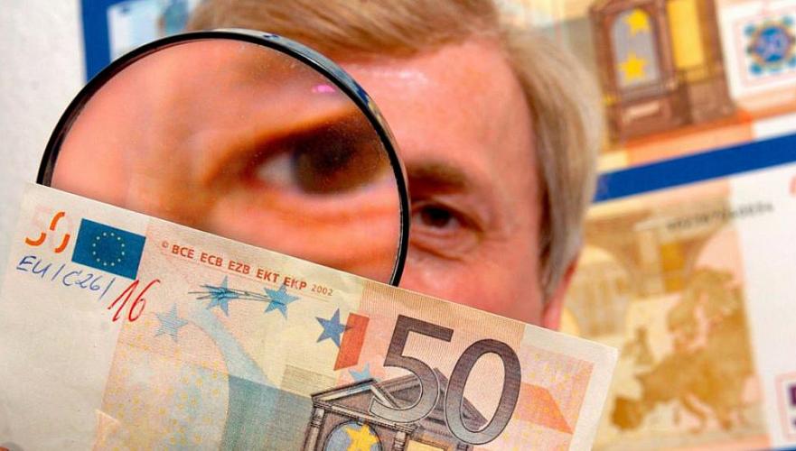 Более Т75 млн похитили сотрудницы банка из кассы, заменив настоящие купюры евро сувенирными