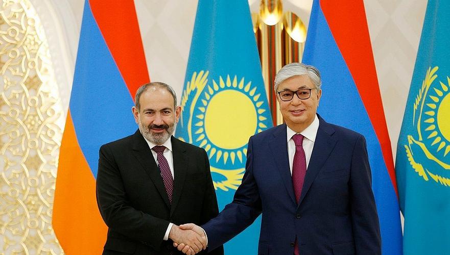 Токаев обсудил с Пашиняном сложившуюся на армяно-азербайджанской границе ситуацию