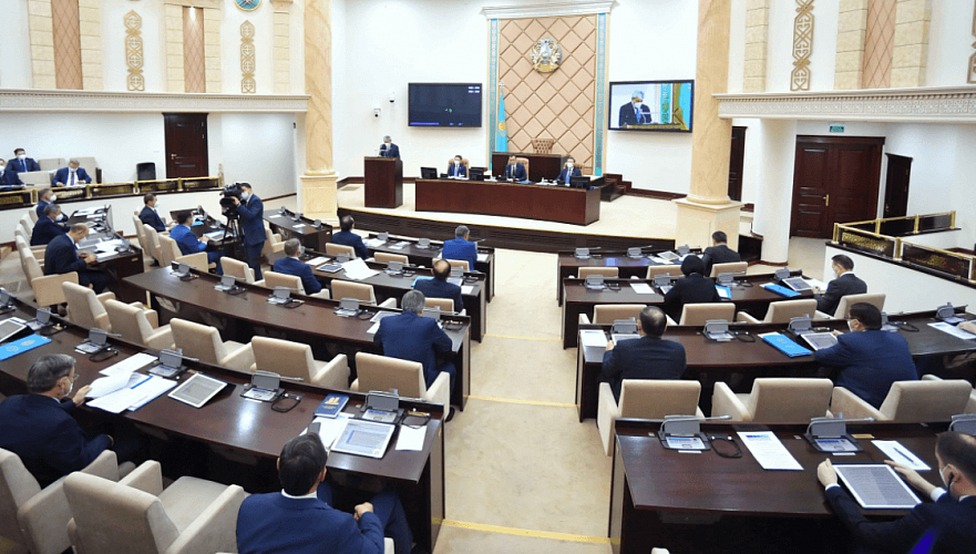 Вовлекать население Казахстана в активное обсуждение законопроектов предлагают в сенате