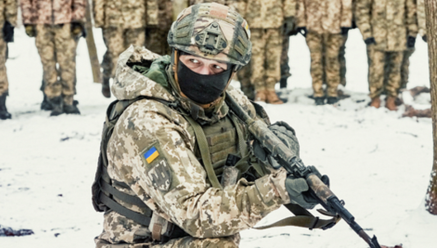 КНБ расследует 10 уголовных дел по фактам участия казахстанцев в войне в Украине