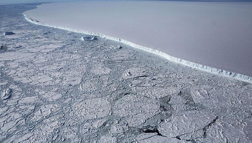 Гигантский айсберг скоро войдет в открытый океан и станет угрозой судоходству