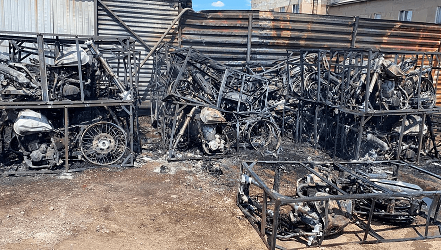 Почти 40 мотоциклов уничтожил пожар в Нур-Султане