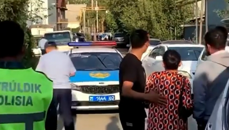 Убийство двоих полицейских, судоисполнителя и «других лиц» в Алматы подтвердили официально