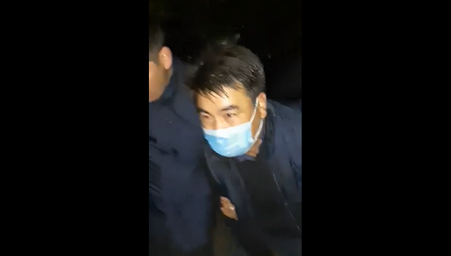 Ранен депутат парламента Кыргызстана – бывший пресс-секретарь президента Жанар Акаев (видео)