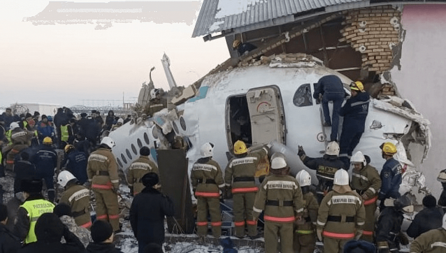 В Алматы юрист требует признать вдову пилота потерпевшей по делу о крушении самолета (видео)