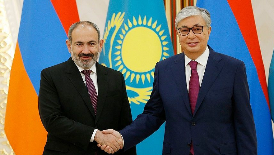 Токаев поздравил Пашиняна с назначением на пост премьер-министра Армении