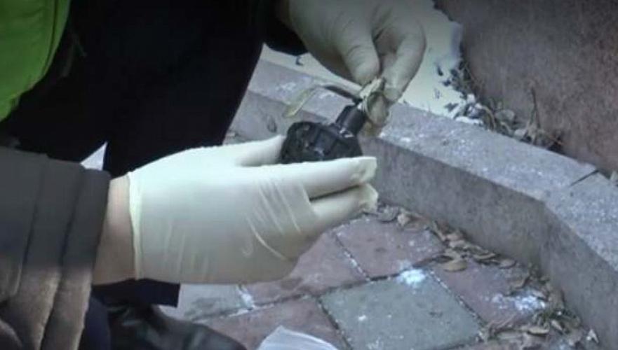 Боеприпасы найдены у станции метро в городе Алматы 