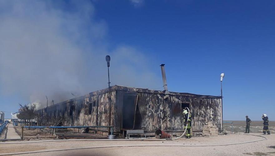 Вахтовый городок контейнерного типа горел на месторождении «Ракушечное» в Мангистау