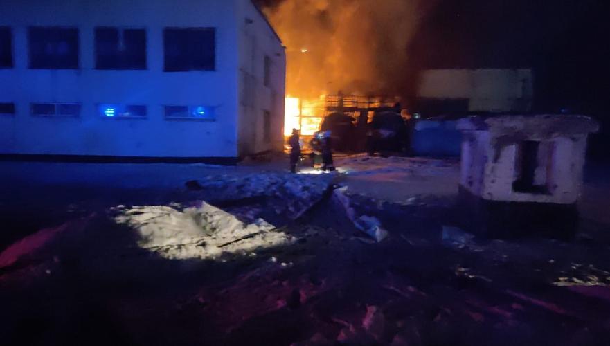 Склад лакокрасочной продукции сгорел в Павлодаре