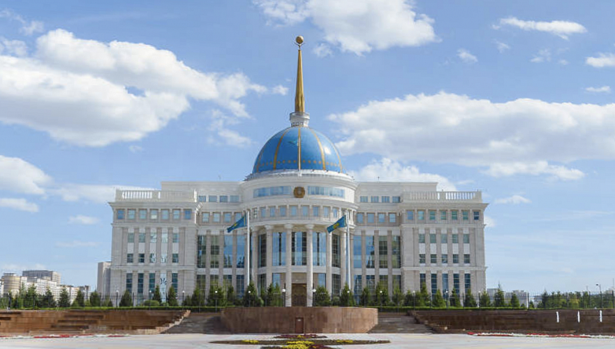 Поправки по президентскому сроку прокомментировали в администрации президента Казахстана