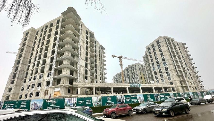 Строительство жилой многоэтажки выше 12 м почти завершено вопреки запрету в Алматы