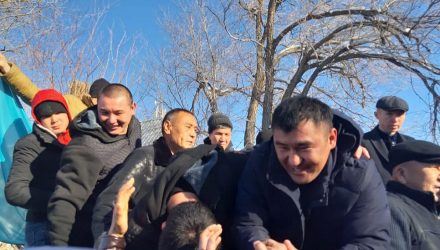 Обвиненных в избиении китайцев выпустили после протеста сельчан в Алматинской области