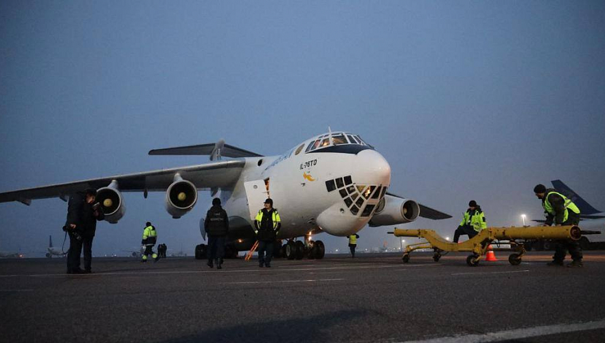 Самолет со спасателями и медиками Казахстана вошел в воздушное пространство над Газиантепом