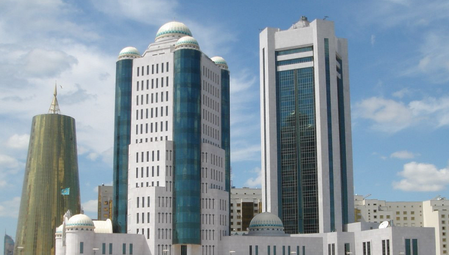 Парламент Казахстана принял поправки по вопросам жилищно-коммунального хозяйства