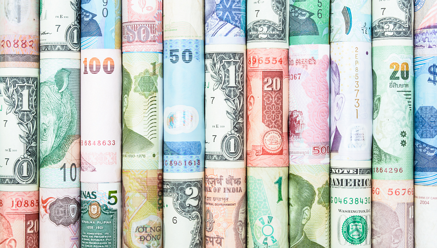 Официальные рыночные курсы валют на 18-20 июля установил Нацбанк Казахстана