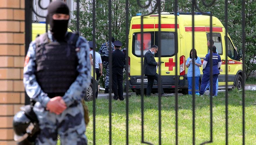 Число жертв стрельбы в школе в Казани возросло до девяти