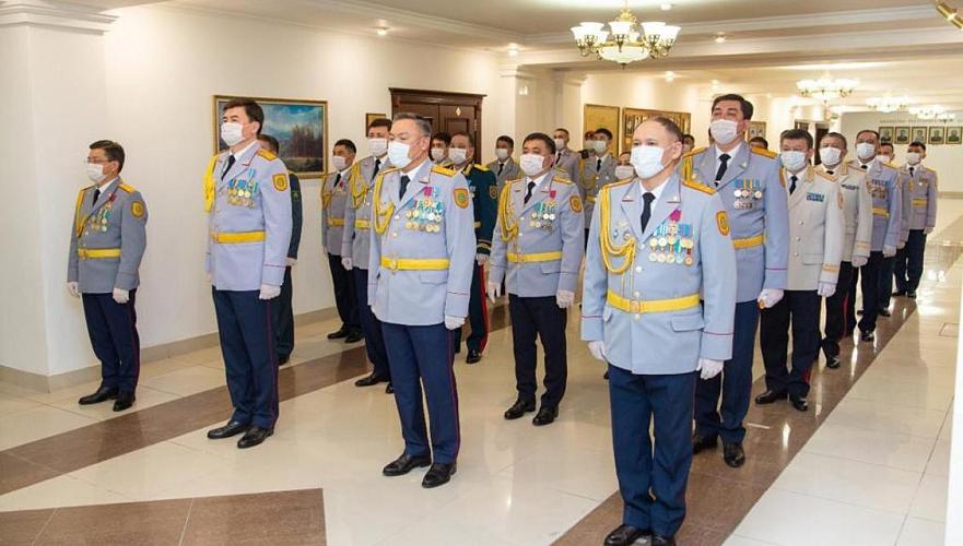 Токаев вручил награды ряду полицейских и военнослужащих Национальной гвардии
