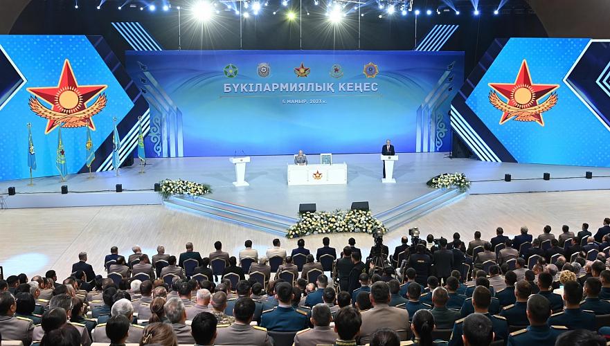 Токаев наградил ряд военнослужащих Казахстана