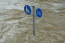 На 11 автодорогах в пяти областях ограничено движение из-за паводков в Казахстане 