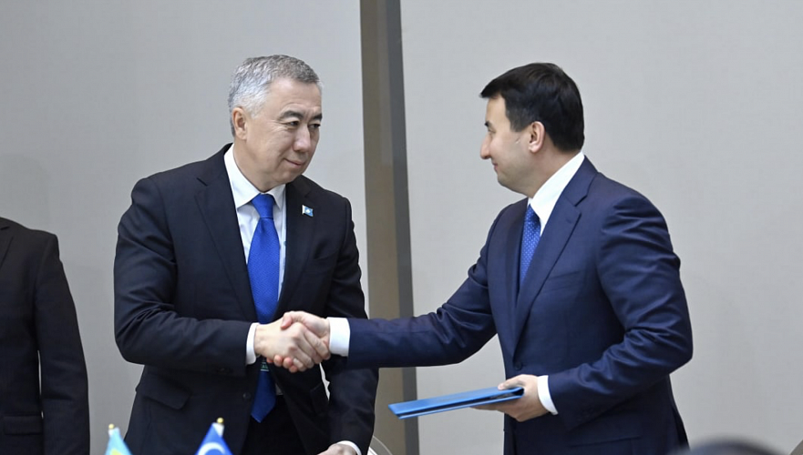 Делегации Казахстана и Узбекистана подписали ряд документов