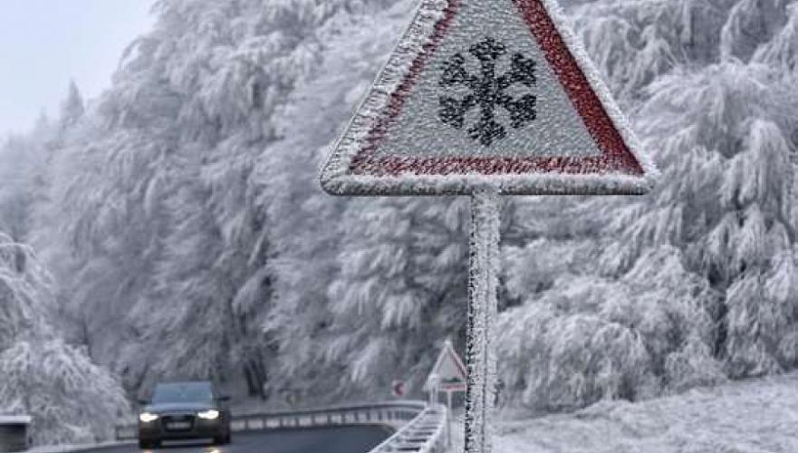 Закрыты еще два участка дорог в Акмолинской и Карагандинской областях из-за непогоды