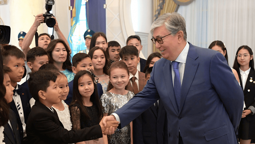 Токаев: Наша стратегическая задача – обеспечить юным казахстанцам счастливое детство