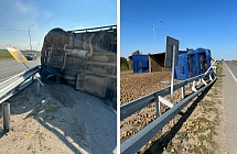 Водитель «КамАЗа» пострадал при опрокидывании на трассе Омск – Павлодар