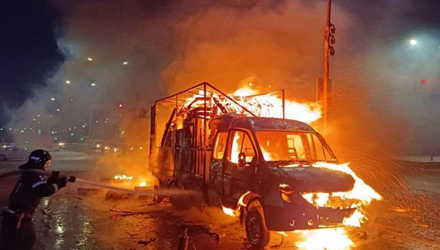 Водитель загоревшейся в Астане «ГАЗели» госпитализирован с ожогами