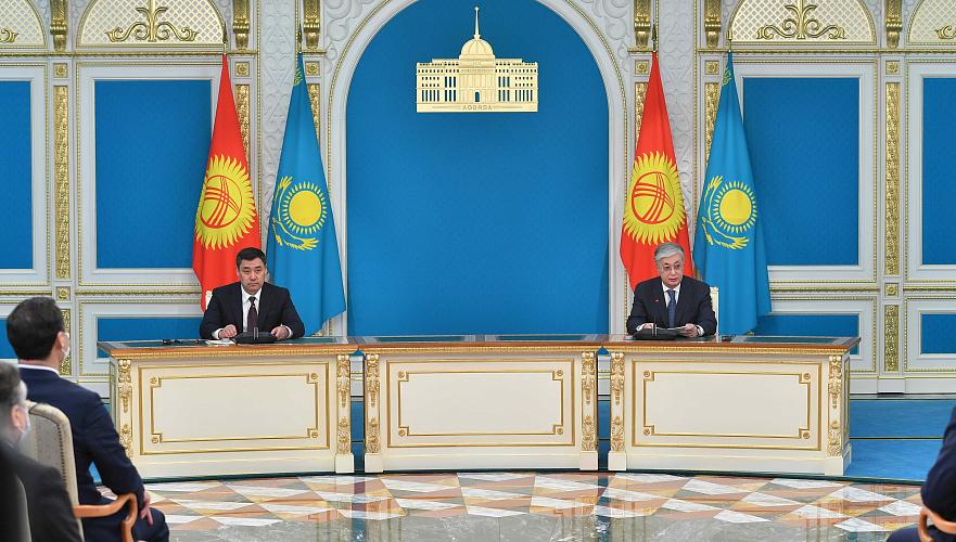 Токаев и Жапаров обсудили развитие транспортно-транзитного потенциала государств