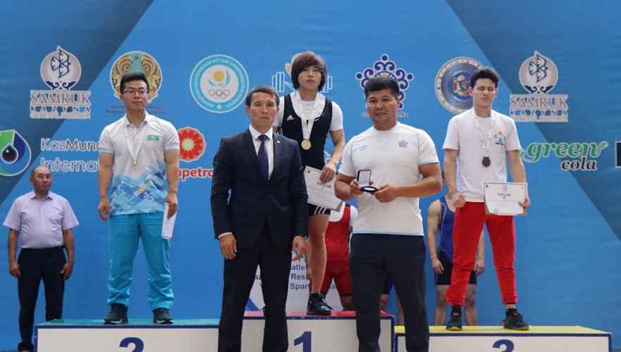 Новый рекорд Казахстана установлен на спартакиаде по тяжелой атлетике в Талдыкоргане