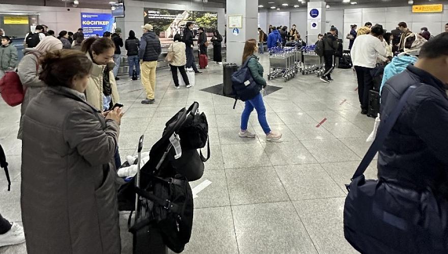 Аэропорт заявил о задержках рейсов в связи с резким ухудшением погоды в Алматы