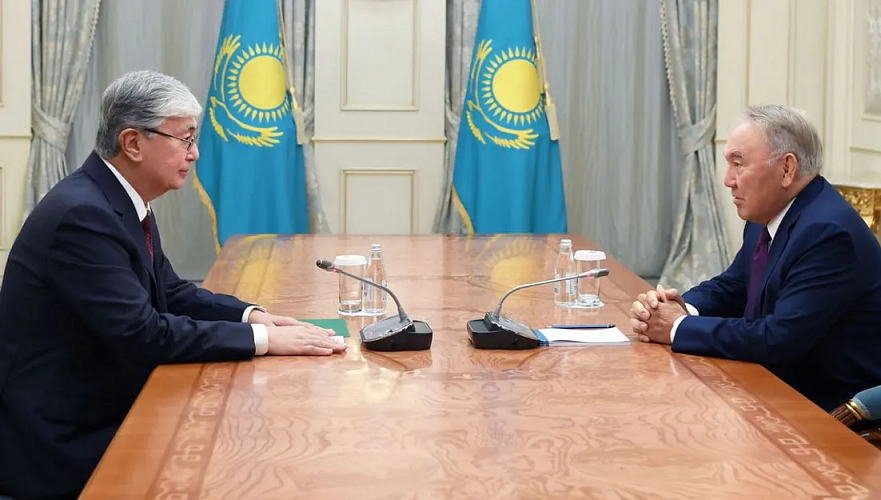 Токаев подписал поправки по ограничению полномочий Назарбаева