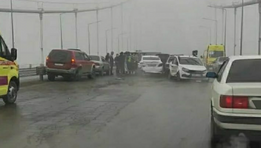 Пять автомобилей столкнулись на мосту в Семее
