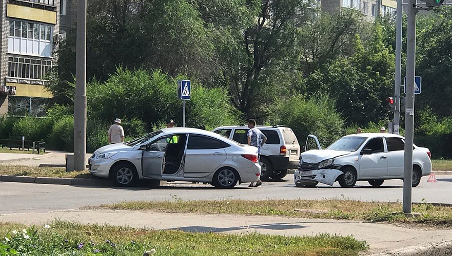Четверо пострадали при столкновении двух авто в Усть-Каменогорске