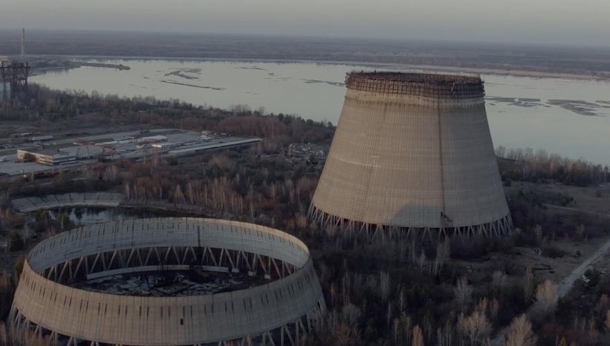 На саркофаг Чернобыльской АЭС установили герметичную мембрану 