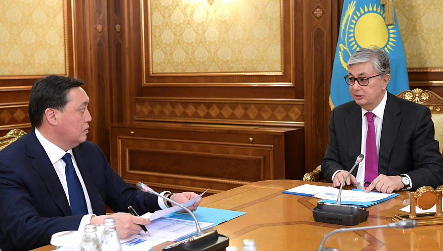 Мамин доложил Токаеву о текущем социально-экономическом развитии Казахстана