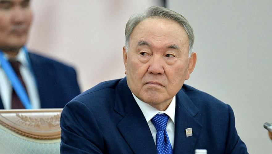 Назарбаева лишили звания «Почетный сенатор»