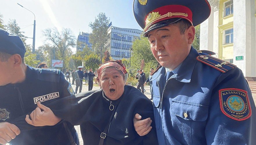 Соратники Мамая вышли с требованием освободить своего лидера в Алматы