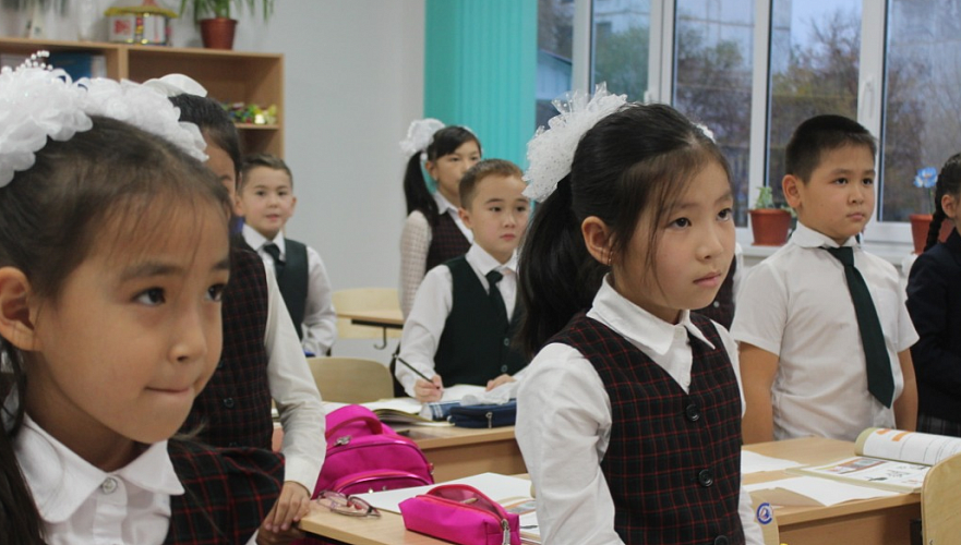 Порядка 15 школ в Алматы считаются «очень перегруженными» (доп.)