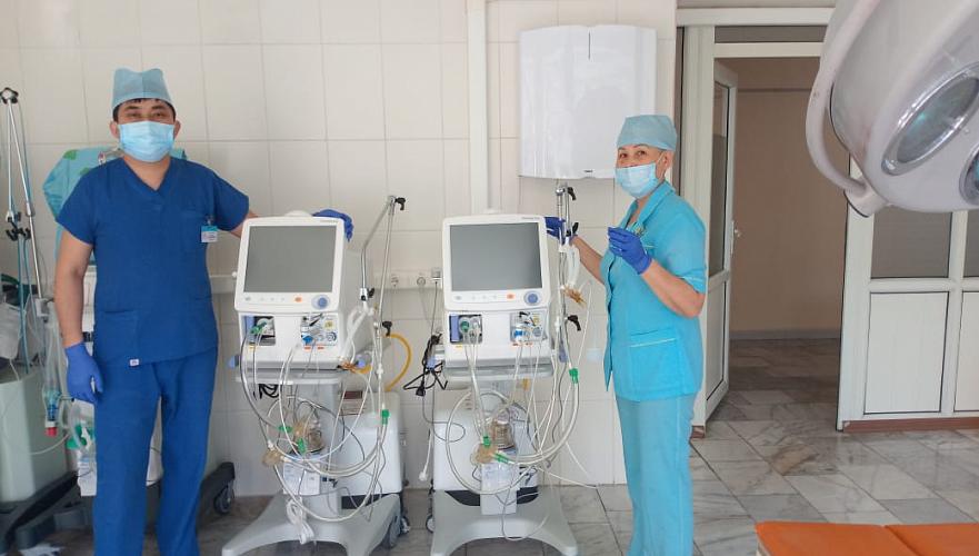 Два новых аппарата ИВЛ получила детская городская инфекционная больница Алматы