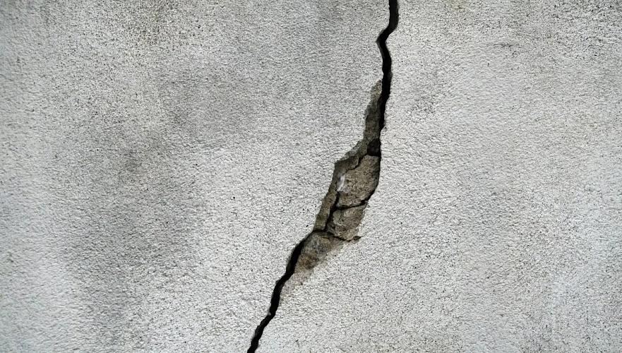 Основные выявленные после землетрясения повреждения не влияют на несущие – акимат Алматы