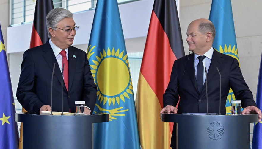 Казахстан будет следовать санкционному режиму в отношении России – Токаев
