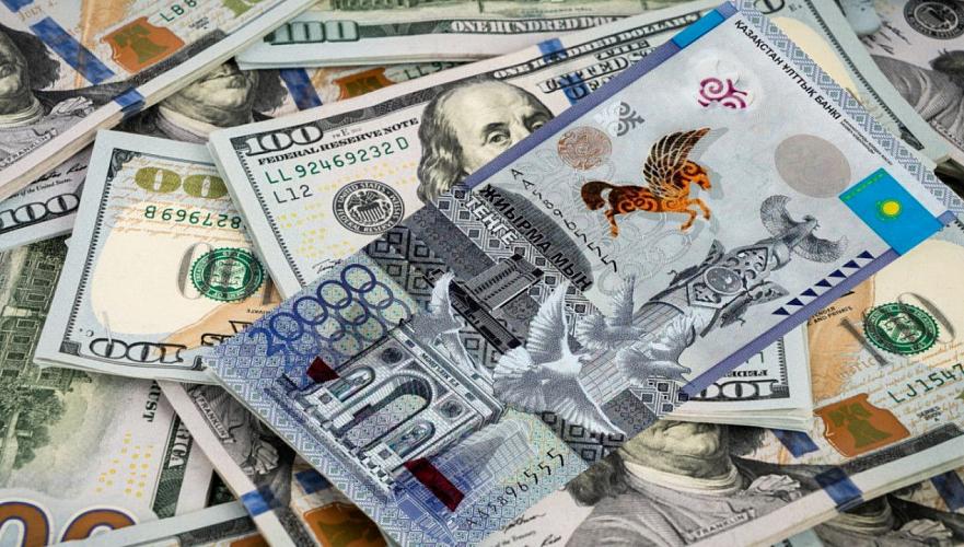 В 2,5 раза быстрее тенговых выросли валютные вклады бизнеса в Казахстане 