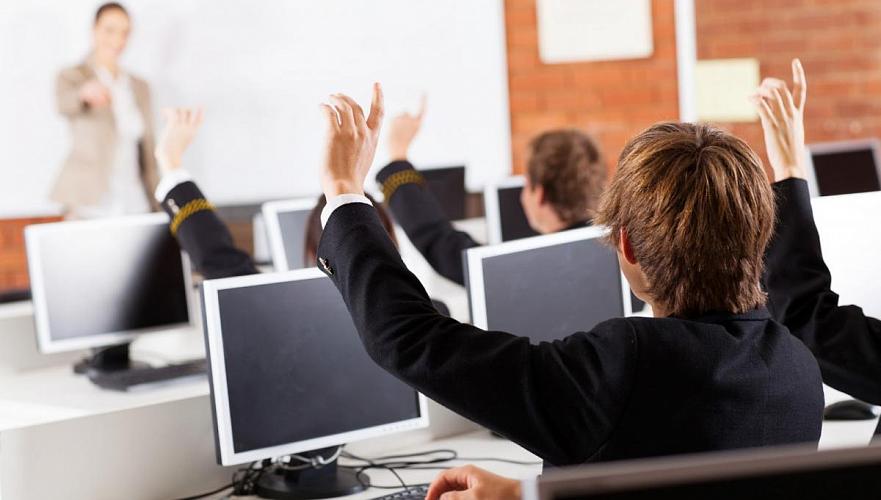 В Казахстане рассматривают вопрос об обучении школьников информатике уже с 1 класса