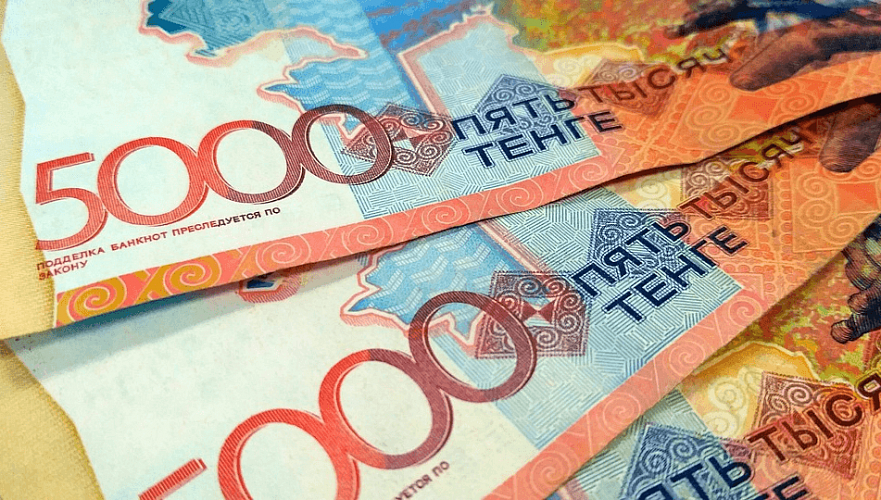 Тенге в августе укрепился к доллару, евро и юаню