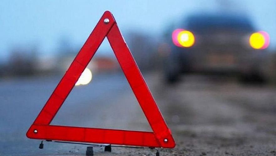 Три человека погибли при лобовом столкновении двух авто в Павлодарской области 