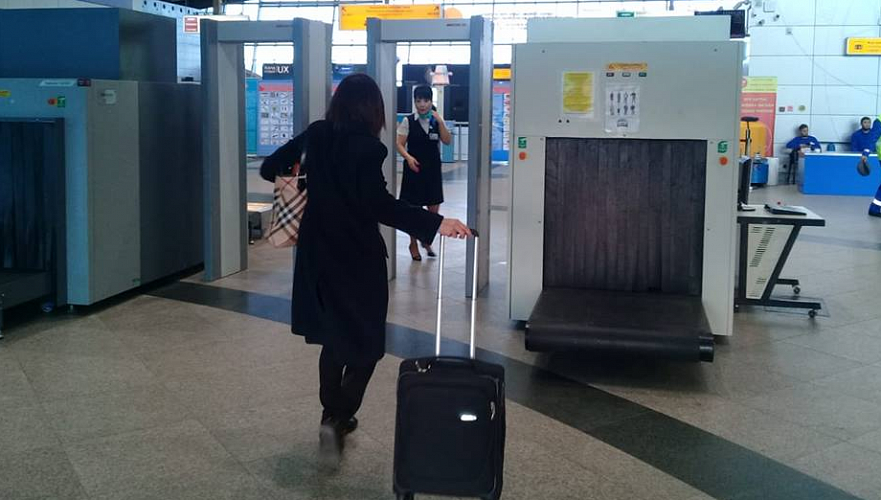 Всех посетителей будут досматривать перед входом в терминал аэропорта Алматы